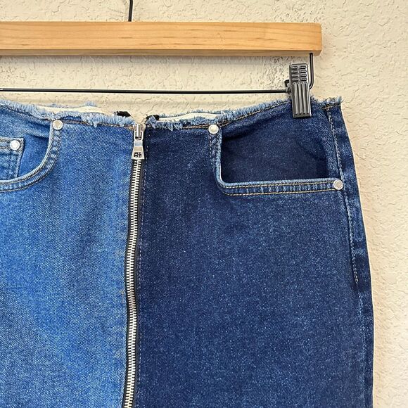 COTTON CITIZEN Mini Zip Skirt Two-Tone in Mercer/Melrose - Picture 4 of 12